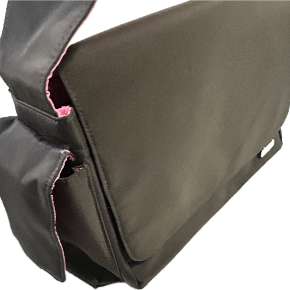 Classic Brown Shoulder Bag with Pink Trim